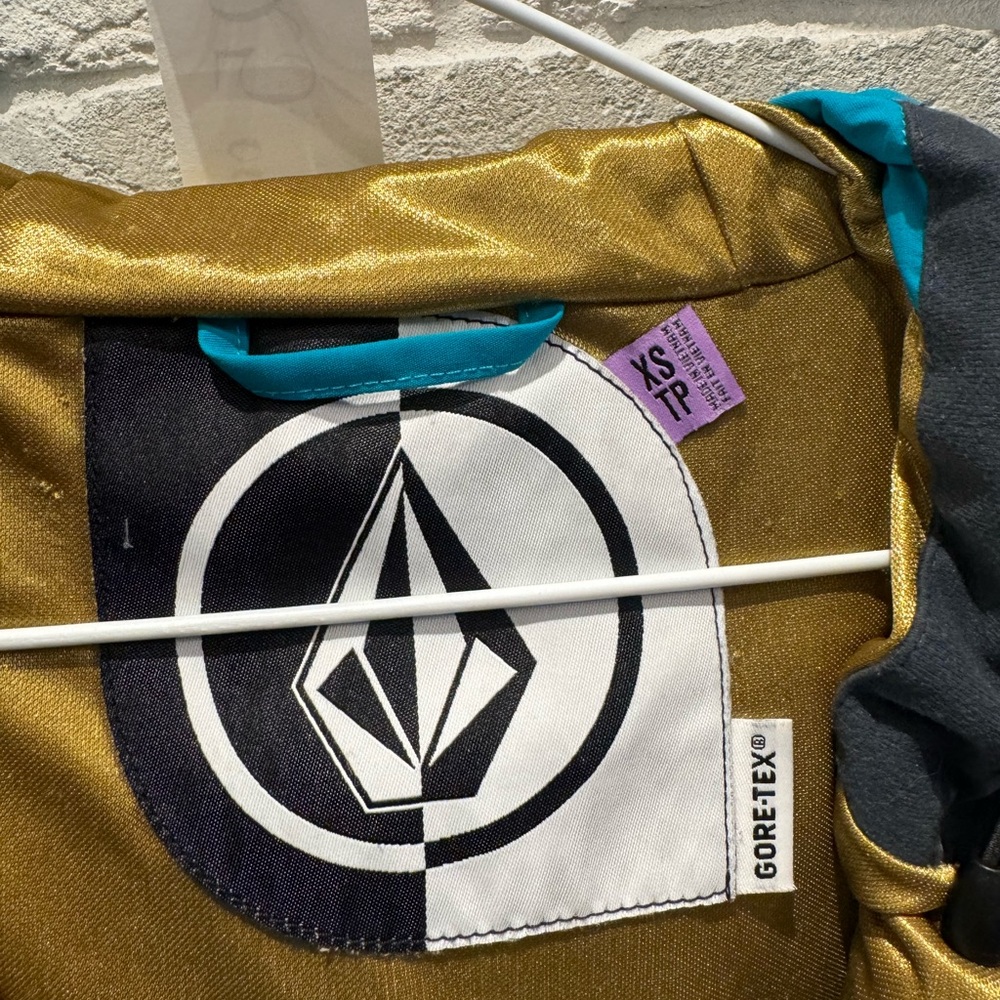 Volcom Winter Jacket - Picture 2 of 2